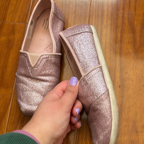 Toms Girls Pink Glitter Slip On Shoes - Picture 2 of 7